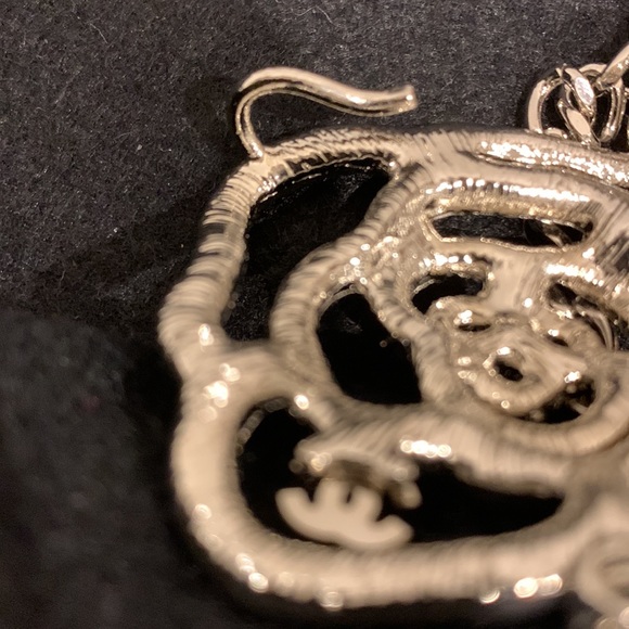 CHANEL Swarovski Crystal Camellia Rhinestone 🤍Silver Chain CC Belt Necklace NWT - Picture 10 of 16